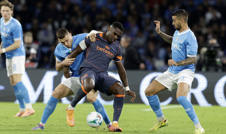 "Наполи" обыграл "Интер" в матче тура и вышел на первое место