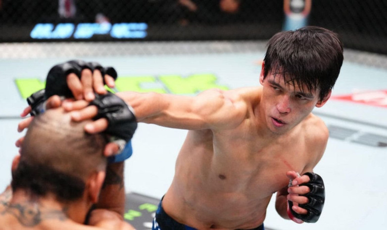 Бой Азата Максума в UFC завершился громкой сенсацией