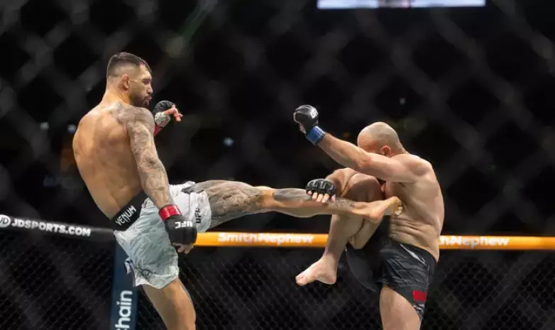 Азамат Мурзаканов эффектно нокаутировал Ракича на UFC 321