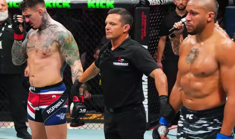 Титульный бой UFC завершился громким скандалом