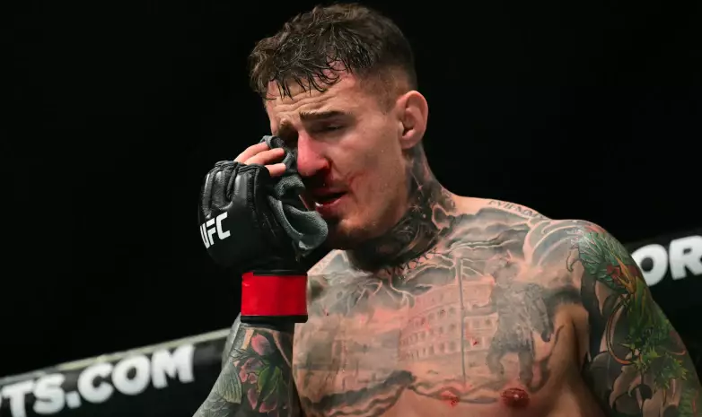 Чемпион UFC выступил с заявлением после скандального поединка