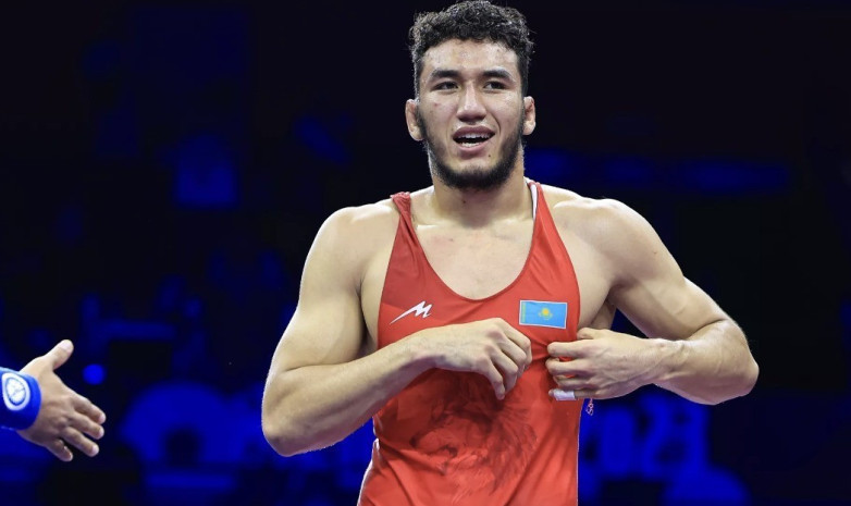 Казахстанский чемпион мира не смог выйти в финал молодежного ЧМ-2025