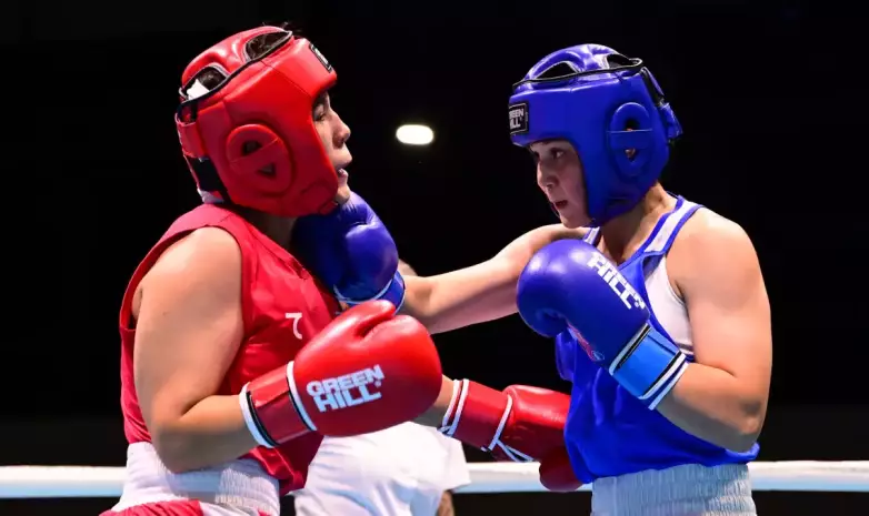 Тремя нокдаунами завершился бой Казахстан - Узбекистан за финал Азиады-2025