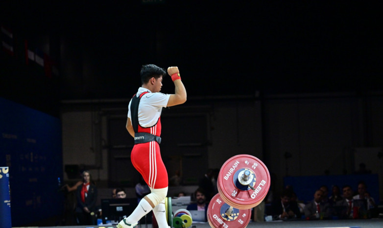Казахстанский тяжелоатлет взял вторую медаль на Азиаде-2025
