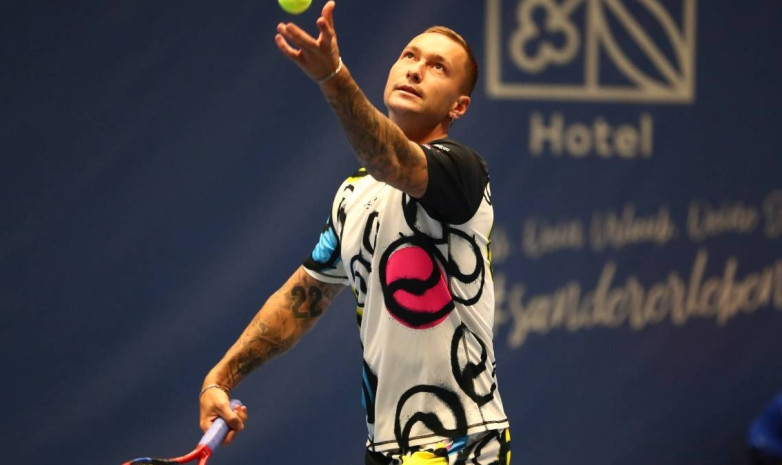 Казахстанский теннисист пробился в полуфинал турнира в Валенсии