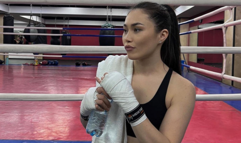 Казахстанская боксерша завоевала восхищение известного блогера