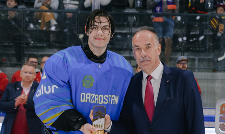 Вратарь НХЛ в составе молодежной сборной Казахстана