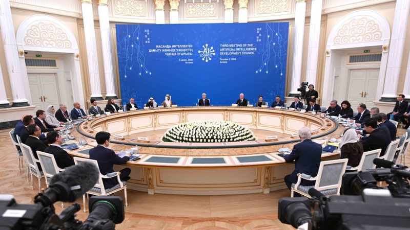Президент Қазақстан кәсіпорындарында ЖИ енгізу тәсілін өзгертуге шақырды