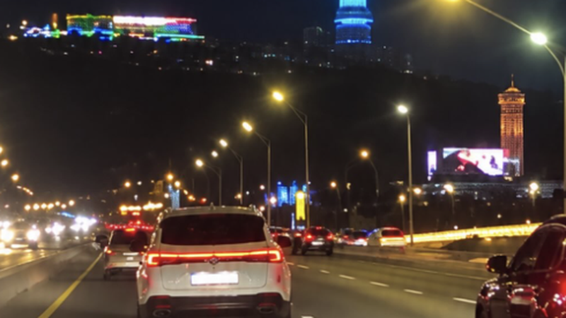 Алматыда әл-Фараби даңғылында қауіпті маневр жасағандар ұсталды