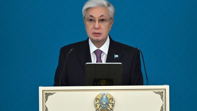 Тоқаев мұғалімдерді кәсіби мерекесімен құттықтады