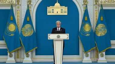 Тоқаев: “Дұрыс пайдалана білсе, жаңа технология мұғалімдердің қызметін әлдеқайда жеңілдетеді“