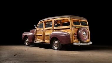 Редкий деревянный Ford универсал 1946 года выставили на аукцион