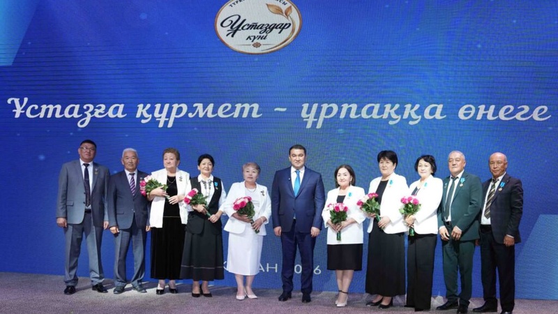 Түркістанда ұлағатты ұстаздар марапатталды