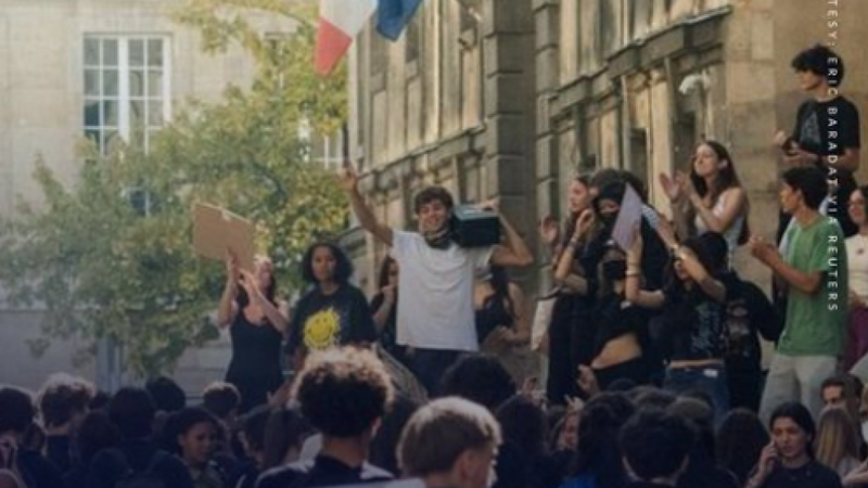 Франциядағы оқушылар наразылығы: полициямен қақтығыс кезінде жасөспірім қолынан айырылды