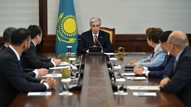 Президент Құрылтайдағы партия фракцияларының жетекшілерімен кездесті