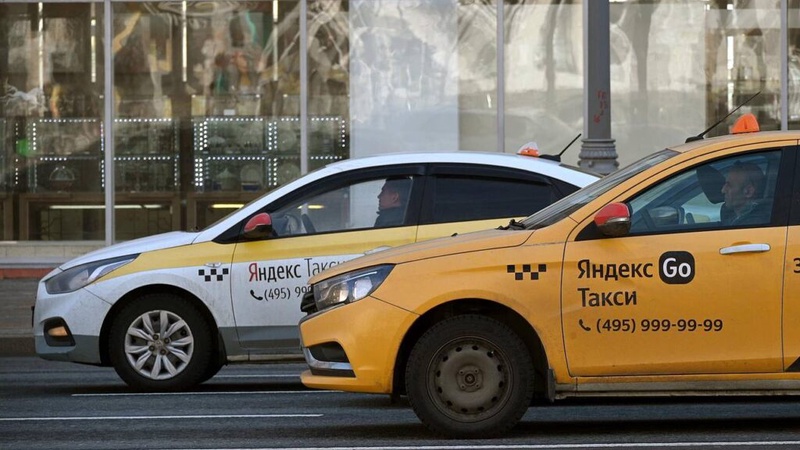 Стоит ли фиксировать цены на такси после сбоя Yandex Go – мнение финансиста