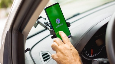 Поездки подорожали почти втрое: АЗРК предостерегло inDrive