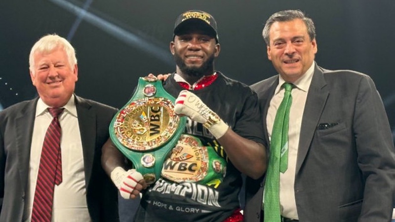 Чемпиона мира WBC призвали принять бой против непобеждённого казахстанца