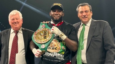 Чемпиона мира WBC призвали принять бой против непобеждённого казахстанца