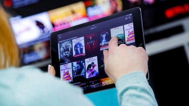 Netflix проведет масштабные сокращения по всему миру - СМИ