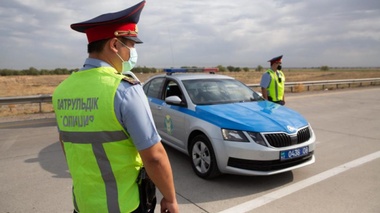 Жол үстіндегі жүгенсіздік: Түркістан облысында трассада төбелескендер қамауға алынды