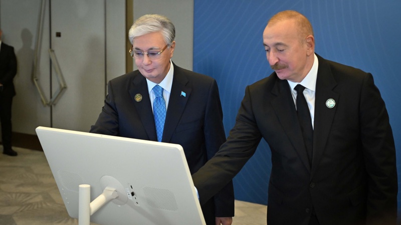 Каспий табаны арқылы өтетін интернет: Тоқаев пен Әлиев халықаралық жобаны іске қосты