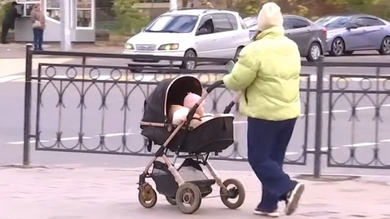 Больше 30 тысяч казахстанских женщин могут лишить декретных выплат