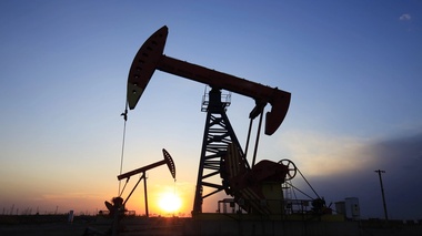 Нефть Brent впервые с мая превысила 110 долларов за баррель