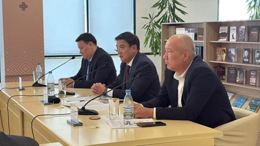 Түркістанда «Кітап оқитын ұлт» жобасы аясында «Кітаппен кемелденген ұлт» атты дөңгелек үстел өтті