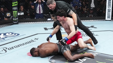 Бросавший вызов Шавкату Рахмонову боец проиграл нокаутом в главном бою UFC