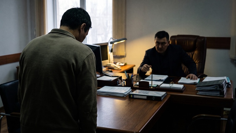 “Ұнамаса, жұмыстан кет“: қазақстандықтарды қалай тегін жұмыс істеуге мәжбүрлейді және жұмыс берушіні жауапқа тартуға бола ма?