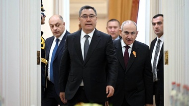Жапаровты “Қазақстан президенті” деп таныстырған Пашинян протокол басшысын жұмыстан босатты – БАҚ