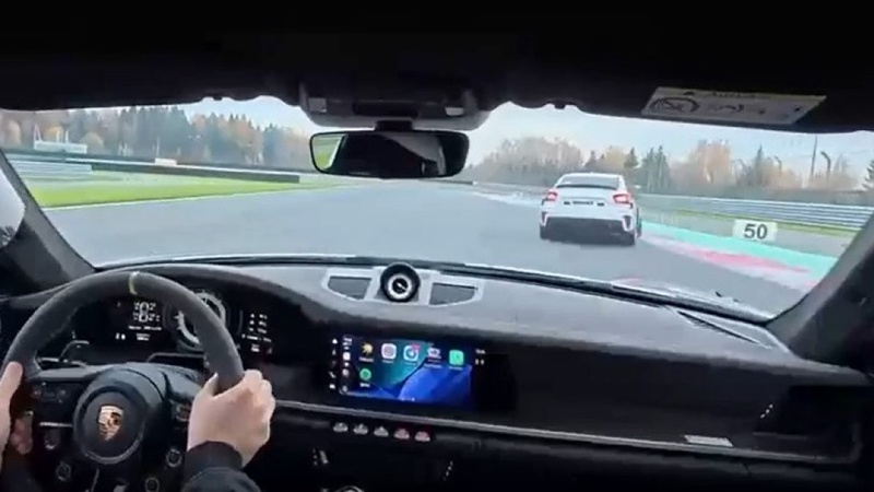 Гоночную Lada Iskra поставили на трек против Porsche - что из этого вышло