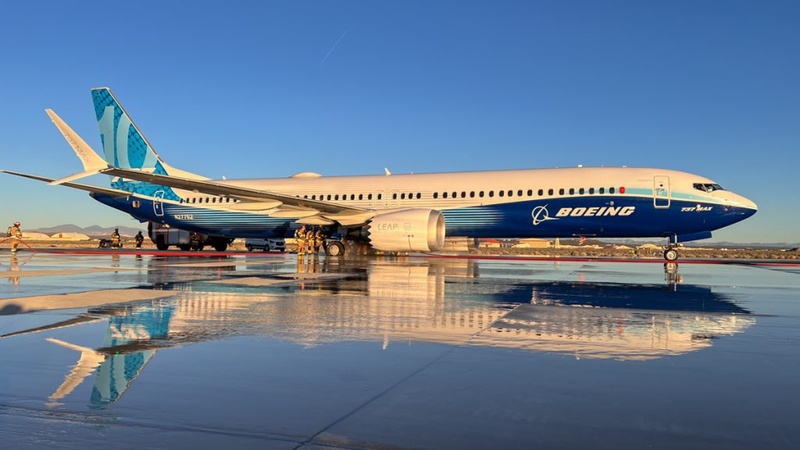 Авиационные власти США сертифицировали Boeing 737 MAX-10: почему лайнер ждал одобрения так долго?