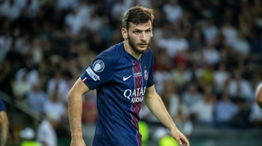 Кем ПСЖ может заменить травмированного Хвичу Кварацхелию