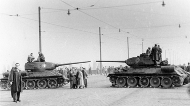 “Слишком усердные ученики“: как Венгрия чуть не разрушила советский контроль над Восточной Европой