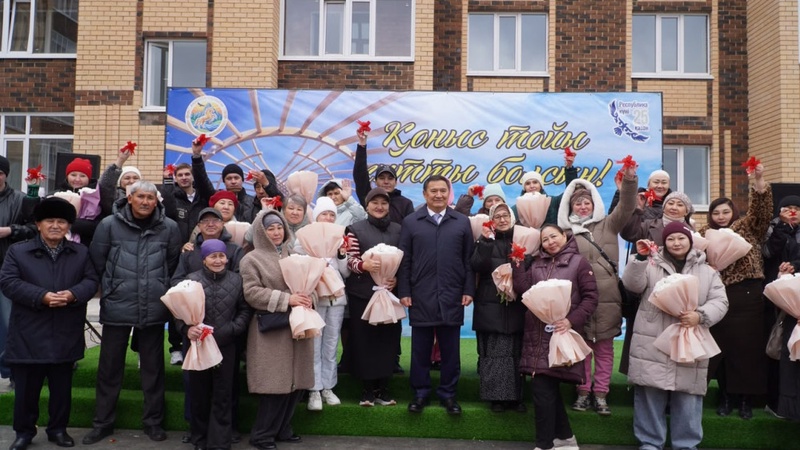 Республика күні қарсаңында Ақмола облысында отбасыларға пәтер кілттері табысталды