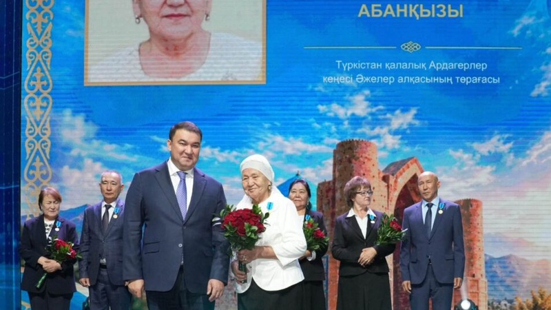 Түркістан халқы Республика күнін толағай табыстармен қарсы алды