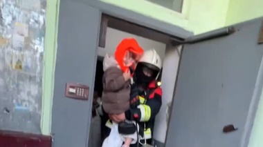 В Караганде при пожаре в девятиэтажке спасли пятерых детей