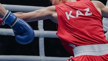 Әлем чемпионатында қазақ боксшы фаворит есептелген америкалықты жеңді