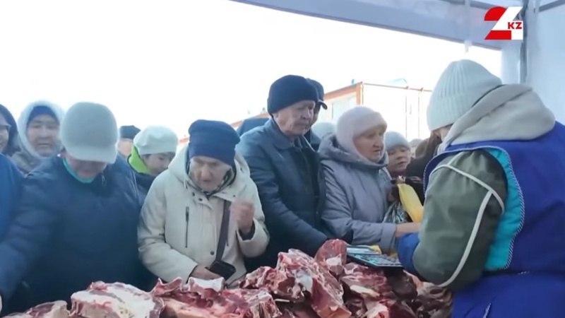 В Казахстане второй месяц подряд снижаются цены на продукты