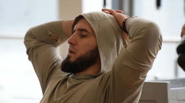 Махачев отреагировал на поражение Евлоева в главном бою UFC