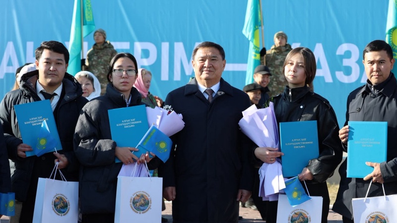 Республика күніне орай Көкшетаудың ең биік нүктесінде Мемлекеттік Ту көтерілді