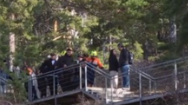 Бурабайда таудан түсіп келе жатқан ер адамға шұғыл көмек қажет болды