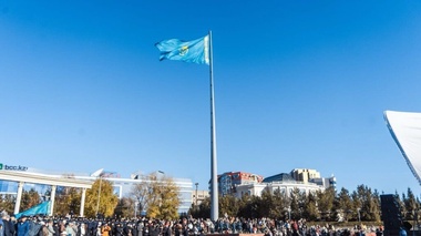 Өскеменде Республика күніне орай Мемлекеттік Ту салтанатты түрде көтерілді