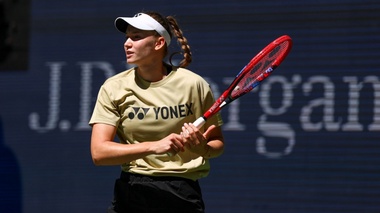 Елена Рыбакина уверенно стартовала на US Open и вышла во второй круг