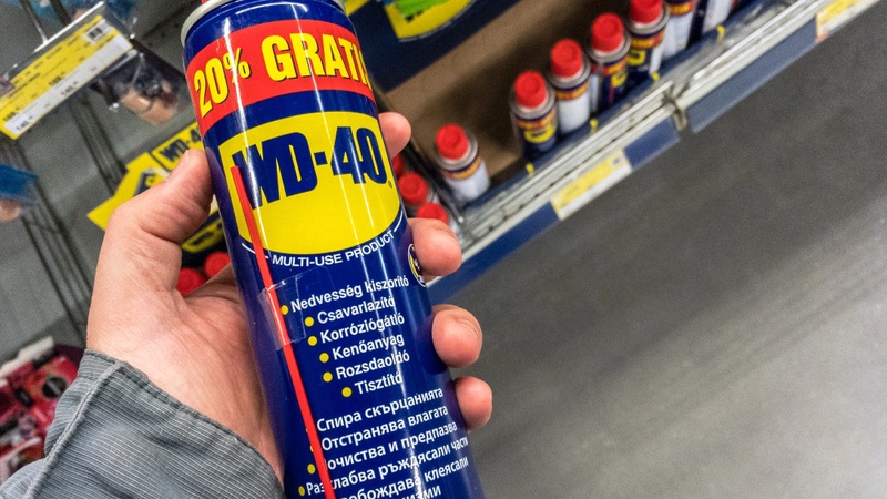WD-40: бұл не және көлікке қалай зиян келтірмеуге болады?