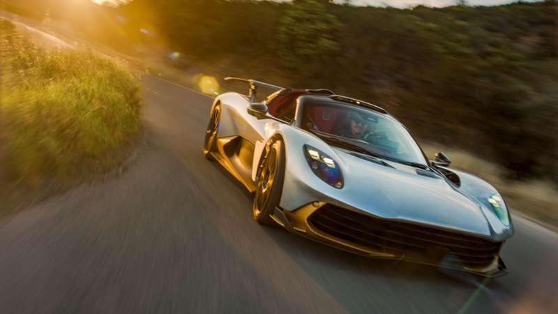 Aston Martin представил Valhalla Spider - свой самый быстрый спорткар с открытой крышей