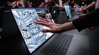 Apple сенсорлы экраны бар алғашқы MacBook Pro-ны таныстырды