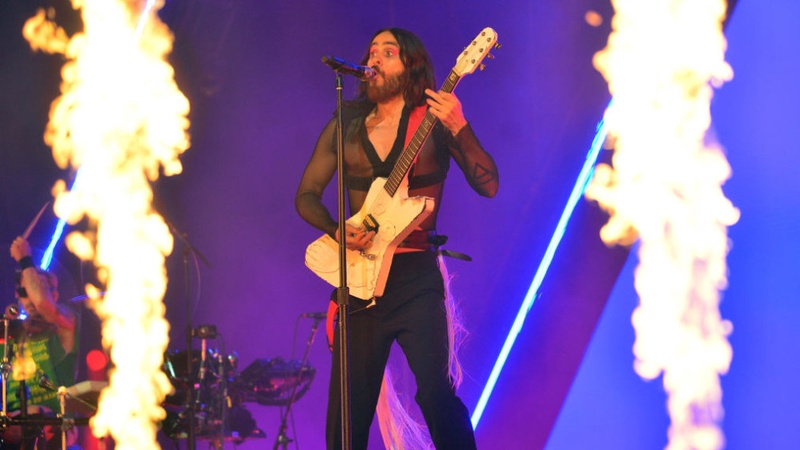 Фанатка Thirty Seconds to Mars обратилась в суд после концерта в Алматы